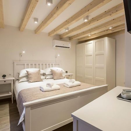 Cosmijeva Luxury Rooms Сплит Екстериор снимка