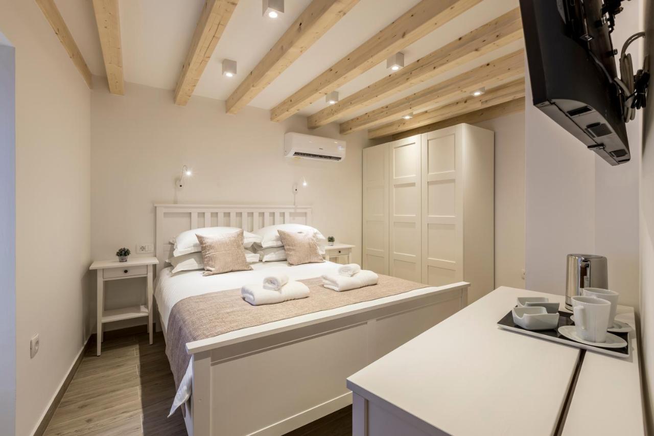 Cosmijeva Luxury Rooms Сплит Екстериор снимка