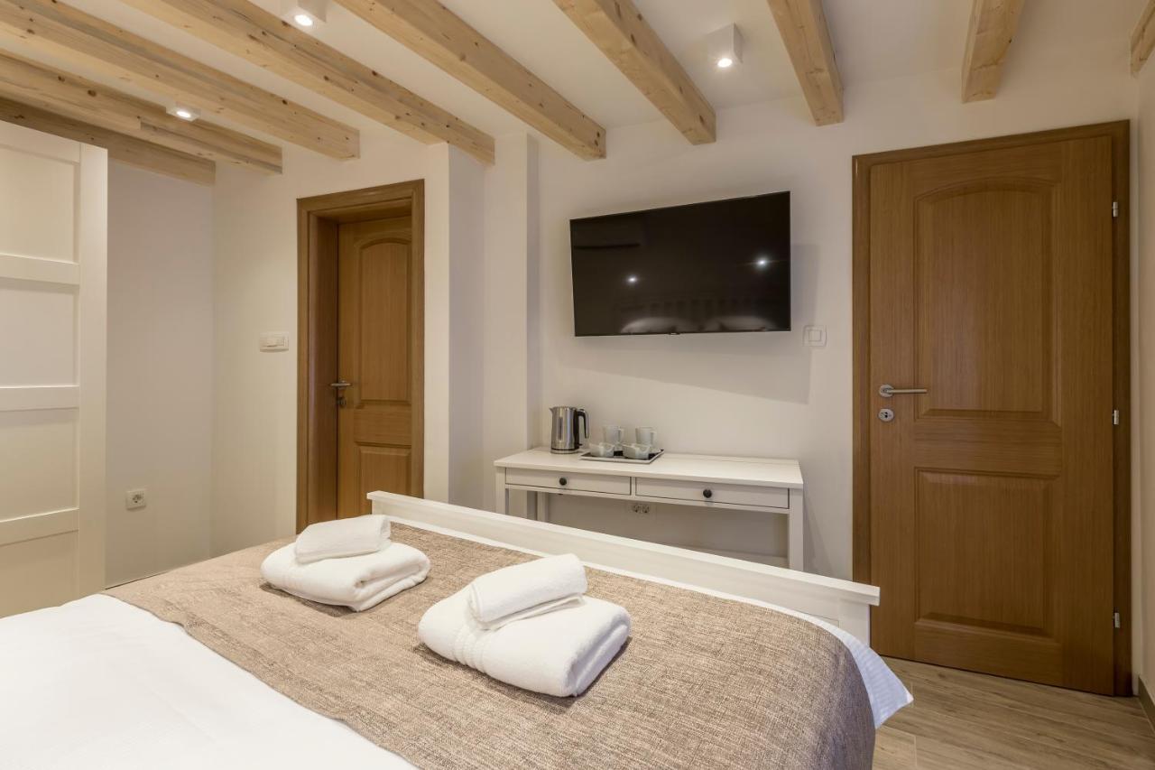 Cosmijeva Luxury Rooms Сплит Екстериор снимка